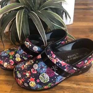 Sanita koi clogs